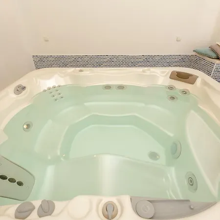 House Hedera Iv Holiday home *